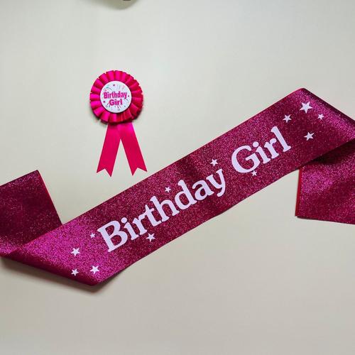 生日派对用品全攻略 从肩带、礼仪带到胸花，打造完美Birthday Girl时刻